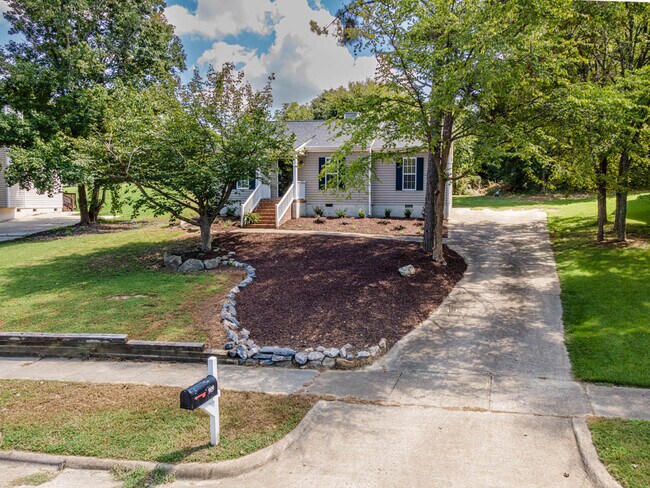 Building Photo - 909 Danley Ln