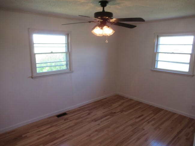 Building Photo - Charming 3-Bedroom Brick Home for Rent on the West Side of Lincolnton!