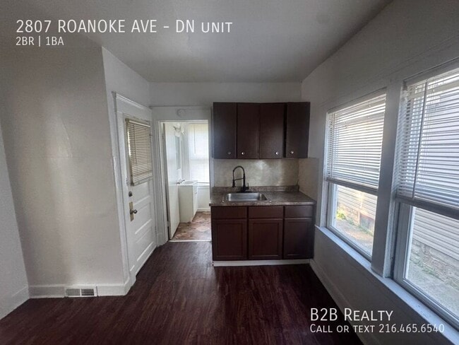 Building Photo - 2807 Roanoke Ave