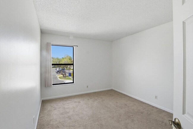 Building Photo - 3300 Jaywood Terrace