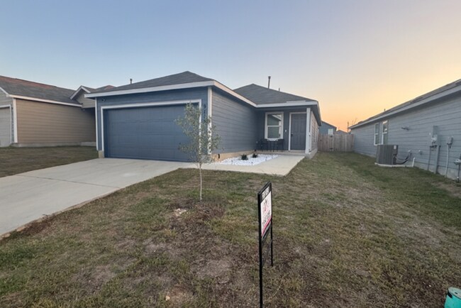 Super Nice with Great Price. 3 Bedroom 2 Bath 1 Story - Super Nice with Great Price.  3 Bedroom 2 Bath 1 Story