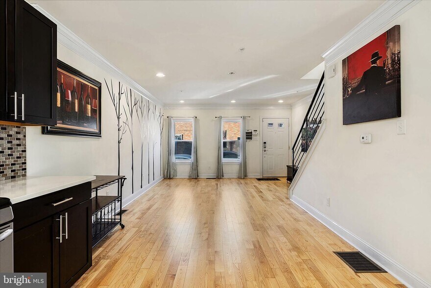 Building Photo - 1347 S 20th St