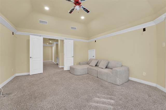 Building Photo - 2202 Southern Oaks Dr