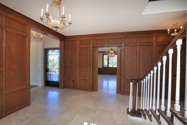 Building Photo - Breathtaking Private Estate