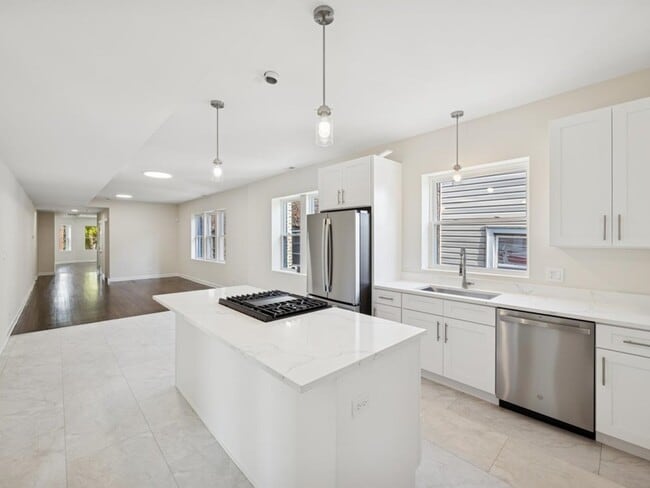 Building Photo - 5547 W Jackson Blvd