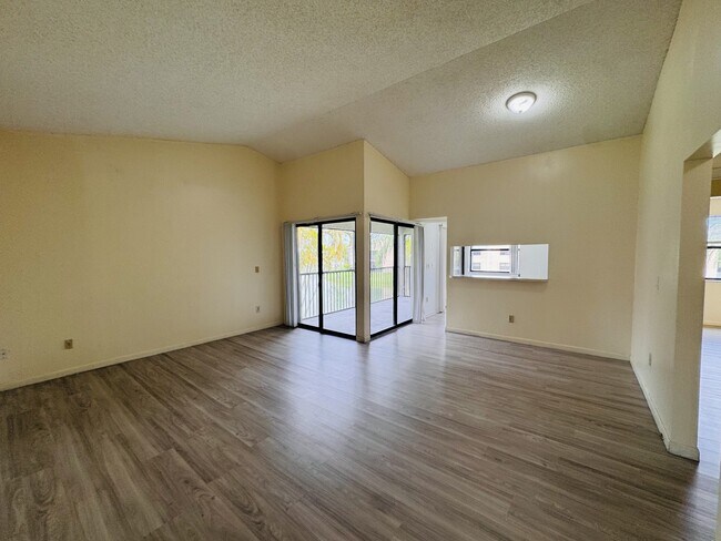 Building Photo - 1149 Independence Trail