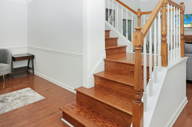 Building Photo - 888 Saddlebred Way