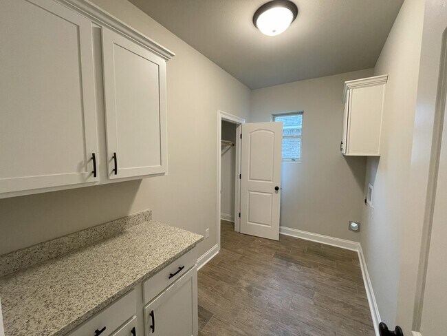 Building Photo - 118 Pne Lk Rd