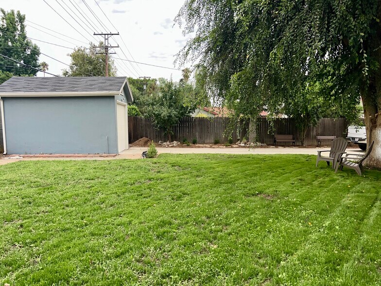 Building Photo - 5130 Magnolia Ave