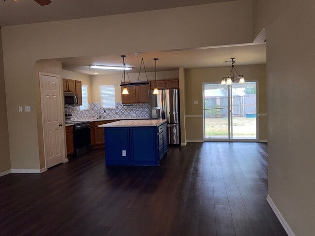 Building Photo - 7707 Bridgepointe Dr