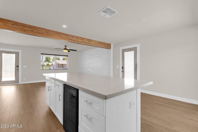 Building Photo - 7408 E Beatrice St