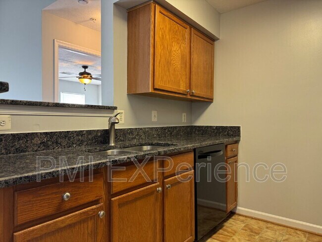 Building Photo - 8931 Town Center Cir