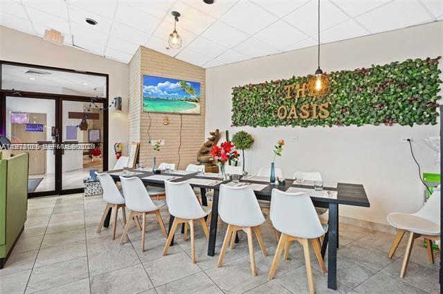 Building Photo - 100 Bayview Dr