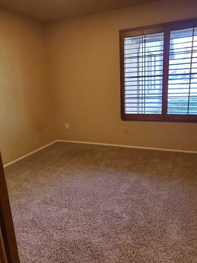 Building Photo - "Spacious 4-Bed, 3-Bath Oasis in Gold River with pool!"