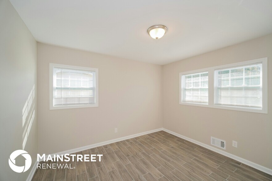 Building Photo - 4302 Edinburgh Way