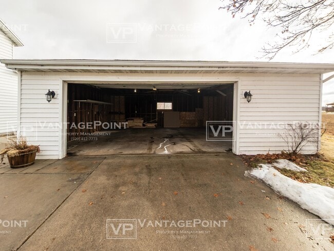 Building Photo - 3058 Bay Settlement Rd