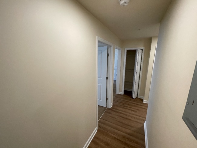 Building Photo - 540 Northend Dr