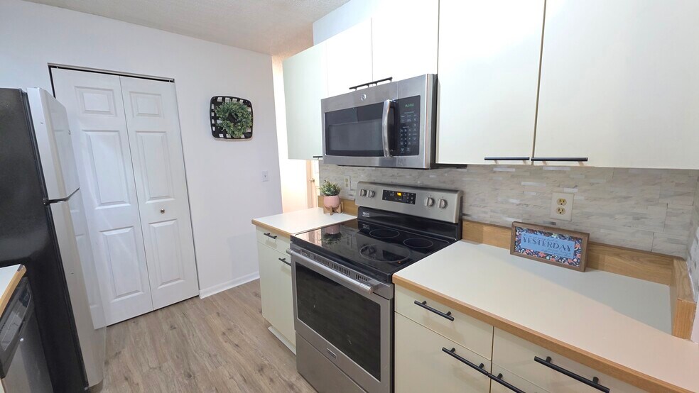 Building Photo - 101 Bent Tree Dr