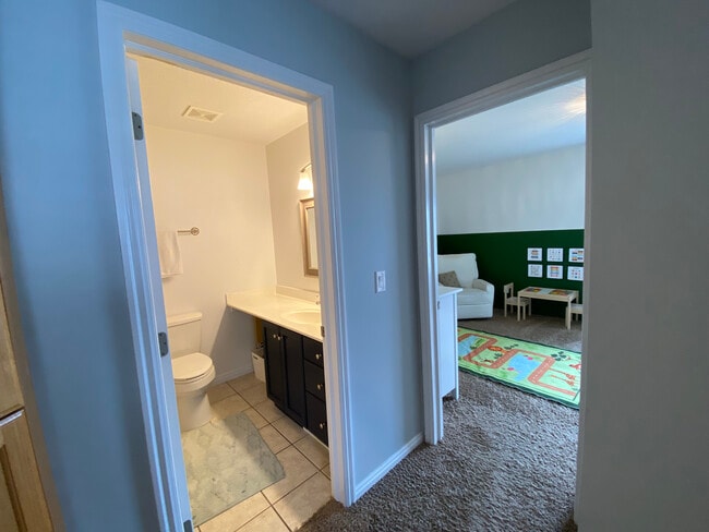 Building Photo - 486 Pheasant Ridge Dr