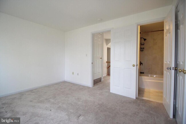 Building Photo - 7831 Gum Springs Village Dr