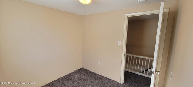 Building Photo - 32 Murray St