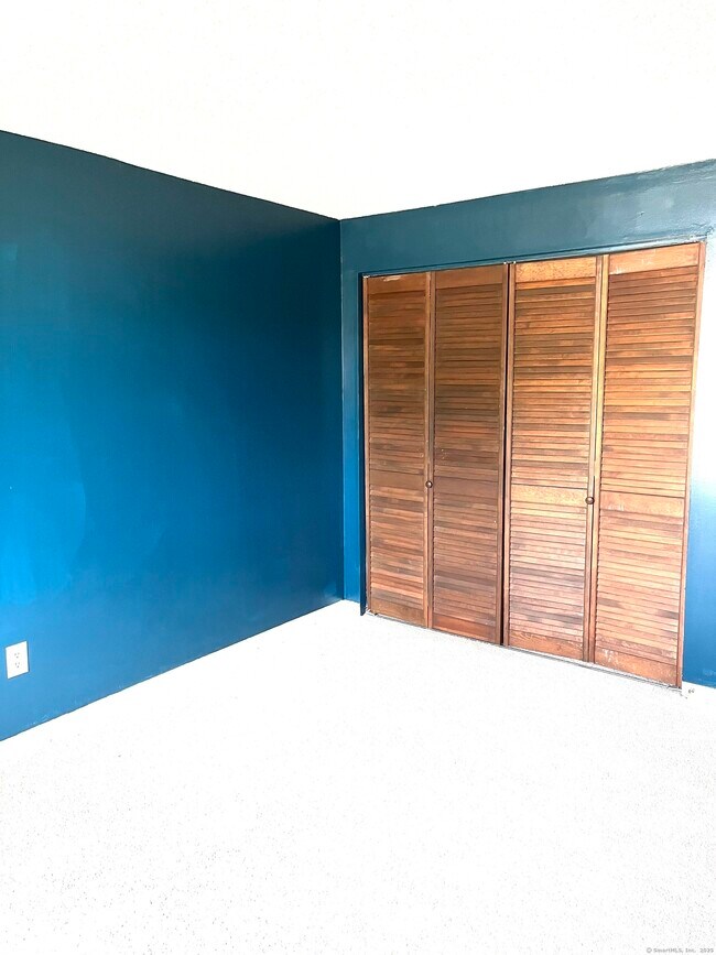 Building Photo - 16 Seymour Rd