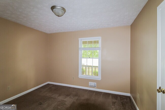 Building Photo - 225 Hollis Cir