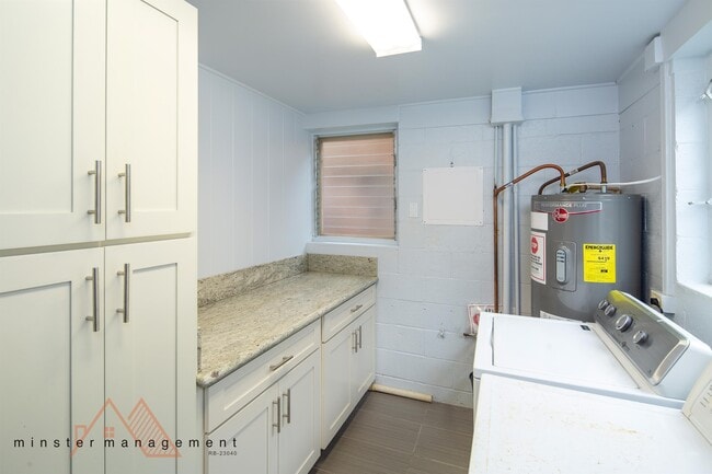 Building Photo - 2569 Peter St