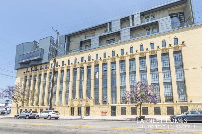 Building Photo - 200 N San Fernando Rd