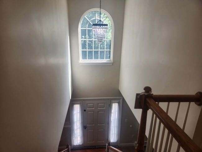 Building Photo - 105 Sanborn St