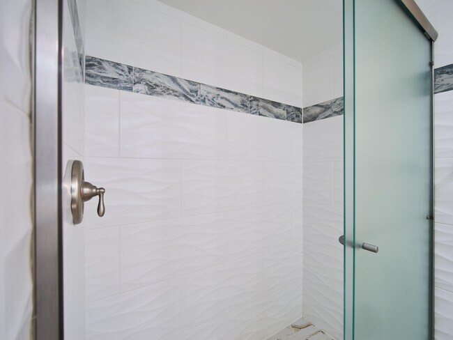 Building Photo - 1101 Pinecrest Cir