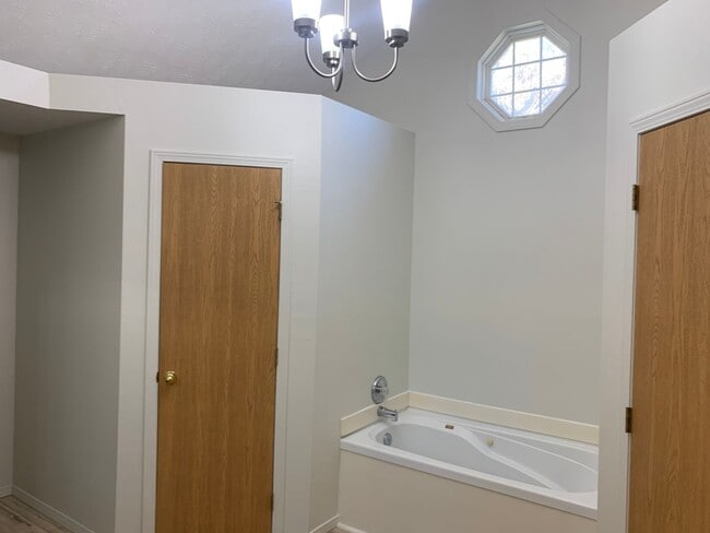 Building Photo - Beautiful Home For Rent!