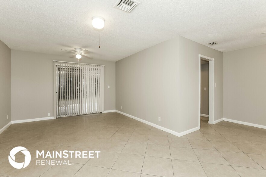 Building Photo - 771 SW 70th Way