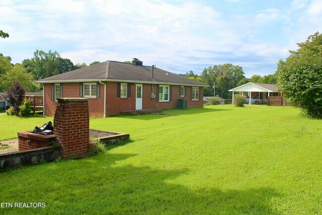 Building Photo - 112 McMahan Rd