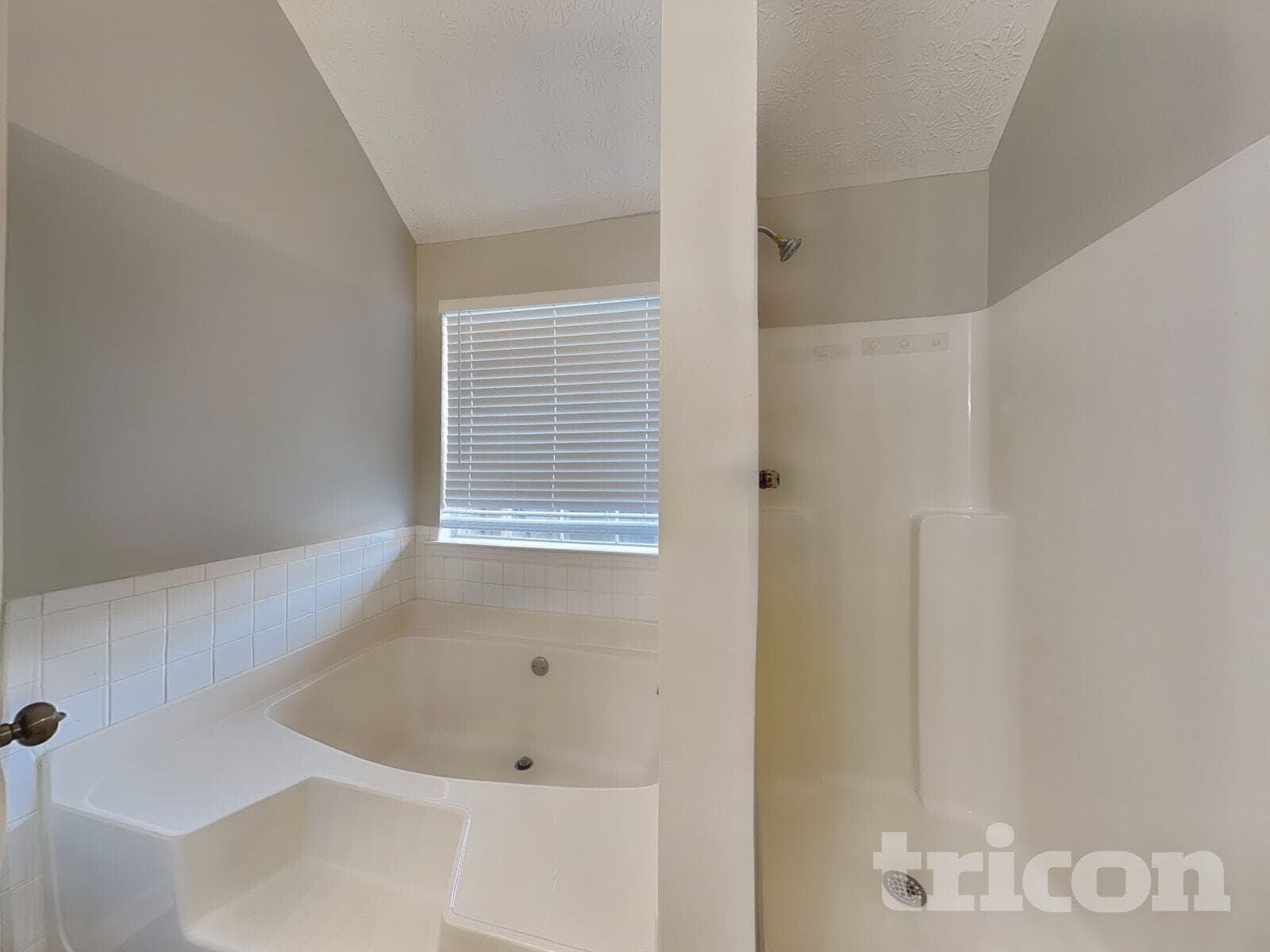 Building Photo - 185 Labrea Blvd