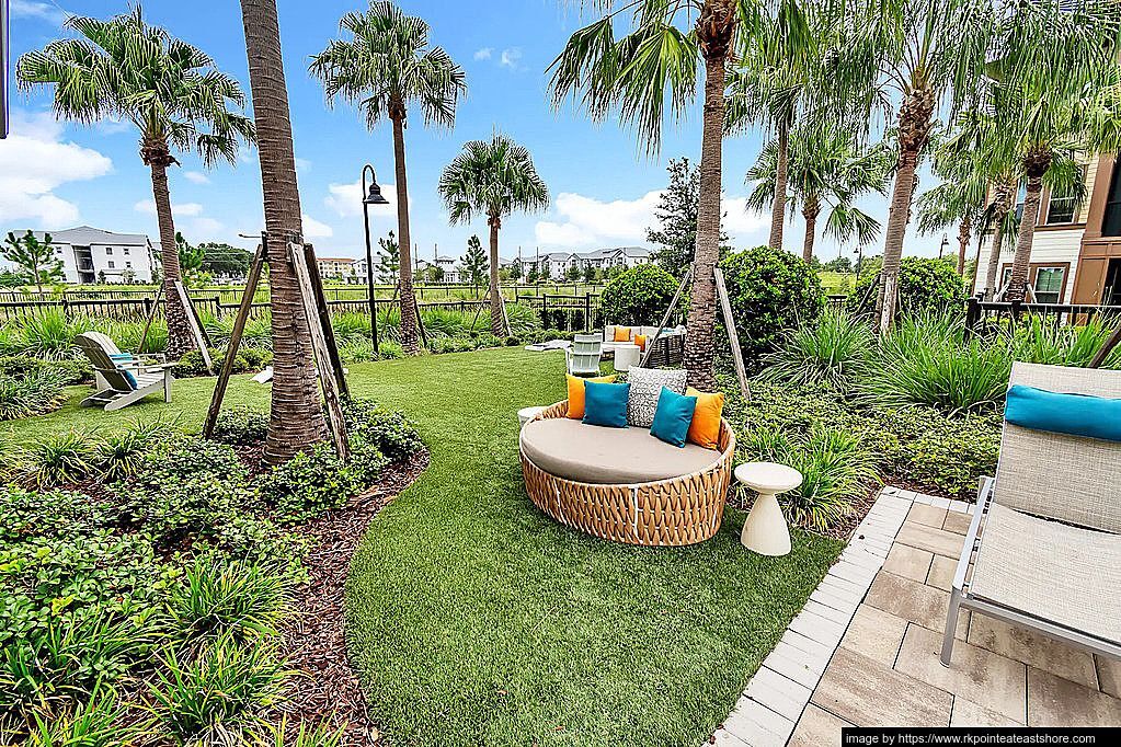 Building Photo - 2423 Areca Palm Dr