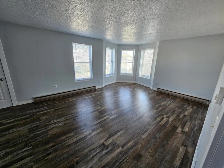 Building Photo - McDonald Flats on King