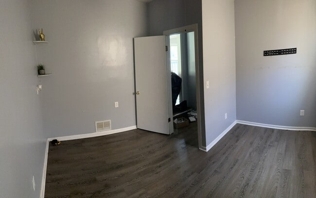 Building Photo - 15509 Park Ln