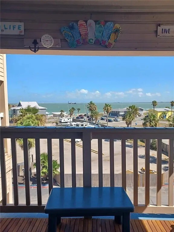 Building Photo - 3938 Surfside Blvd