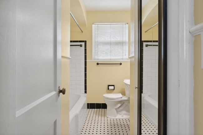 Building Photo - 3582 Hedrick St