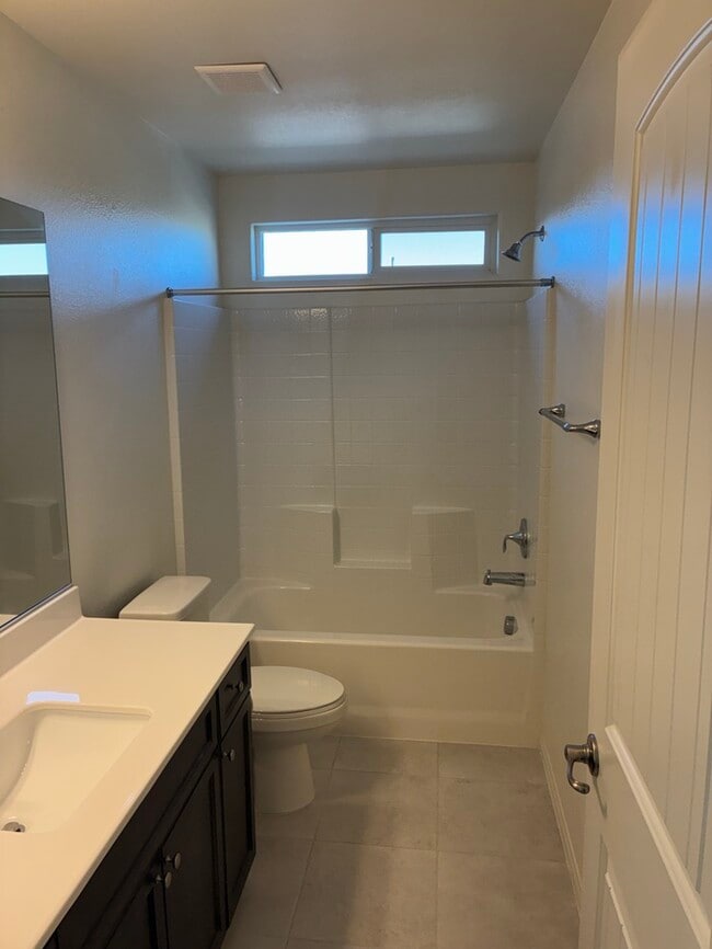 Building Photo - Beautiful 4 Bedroom Home in Southwest Vegas!
