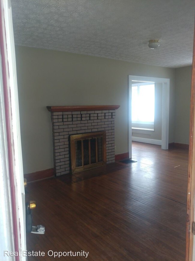 Building Photo - 2 br, 1.5 bath House - 1858 Harrisburg Pike