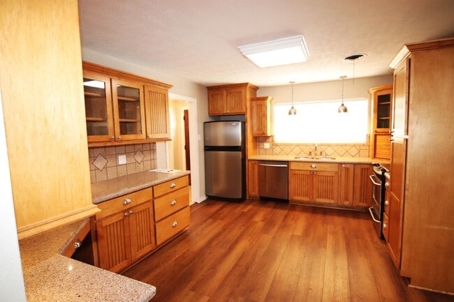 Building Photo - 3107 Moor Dr