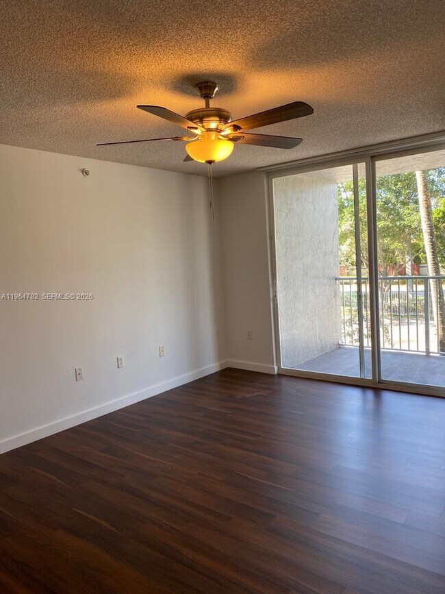 Building Photo - 631 SW 111th Ln