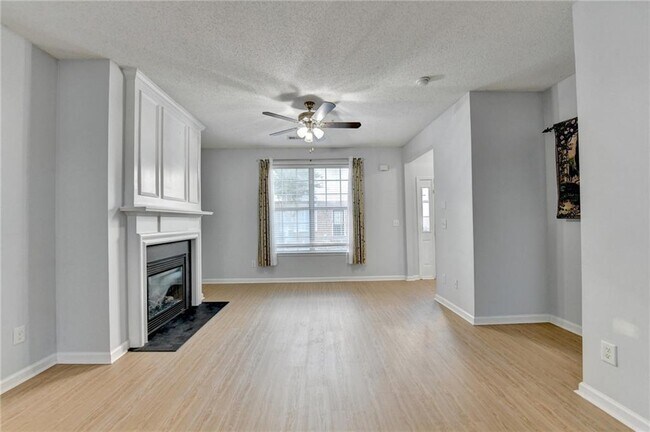 Building Photo - 229 Riverstone Commons Cir