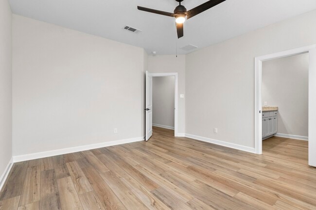 Building Photo - 1026 Whispering Winds Dr