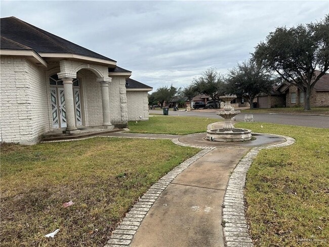 Building Photo - 34 Zuley St