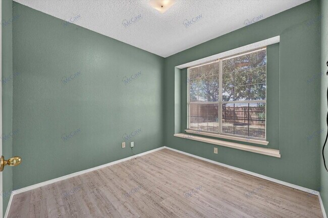 Building Photo - 7845 Ember Oaks Dr