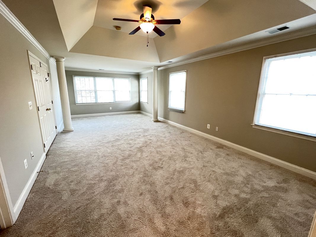 Building Photo - 5920 Interlachen Ct