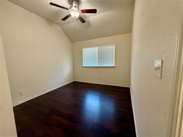 Building Photo - 225 Lovers Path Dr